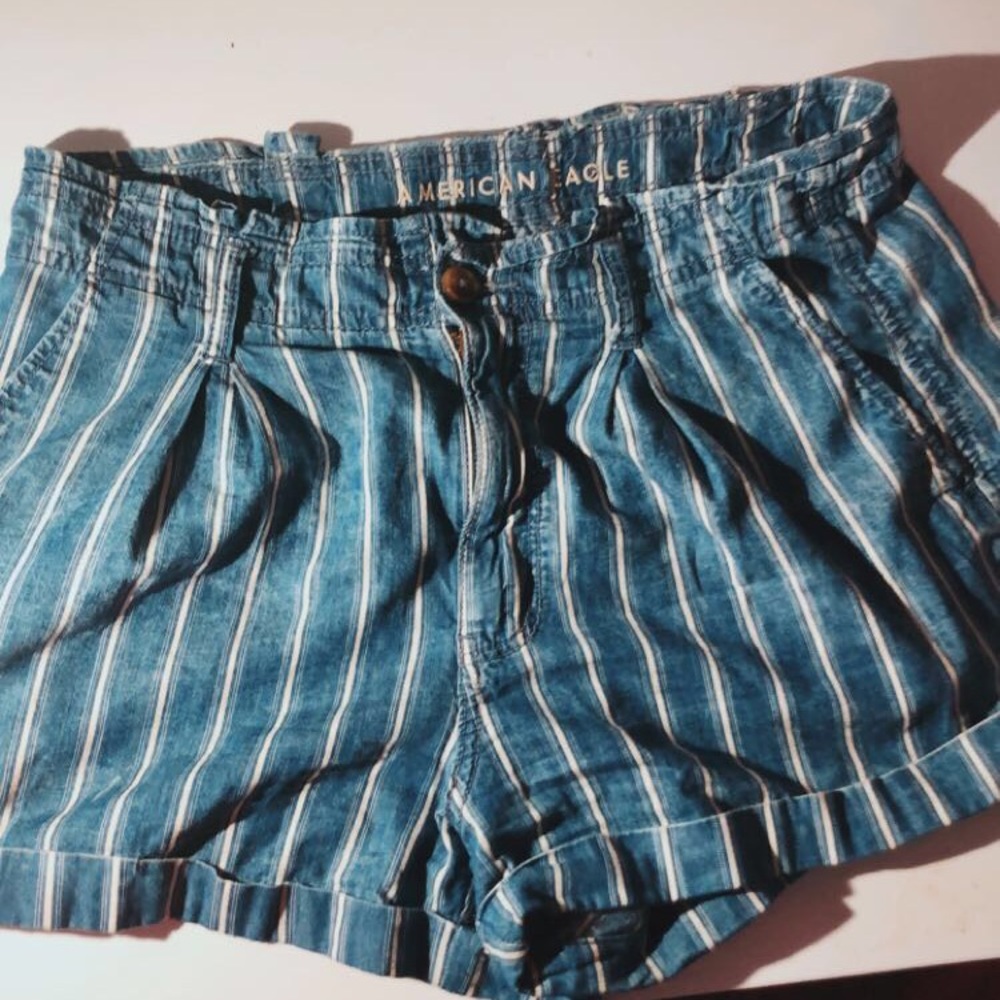 American Eagle Outfitters | Striped Shorts💫